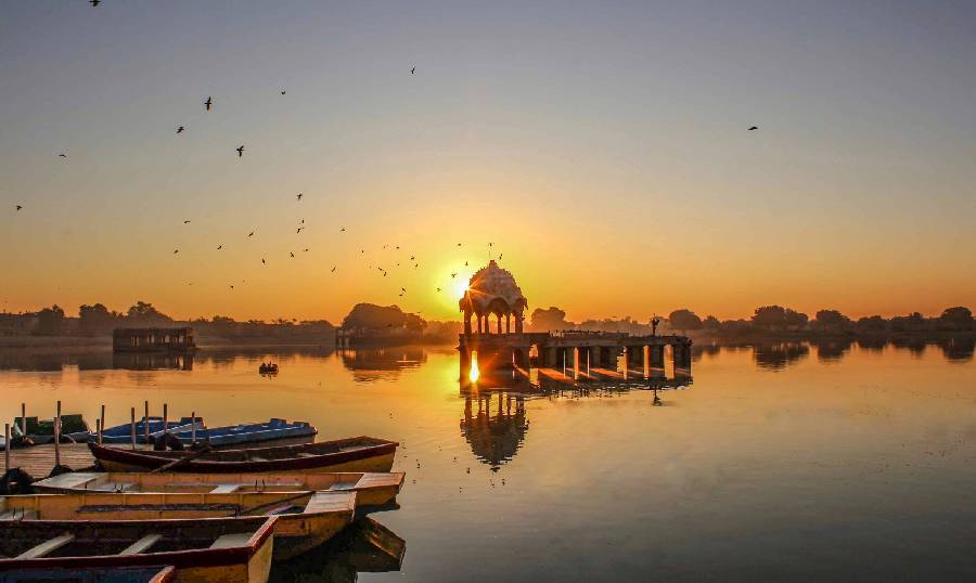 Gadisar Lake